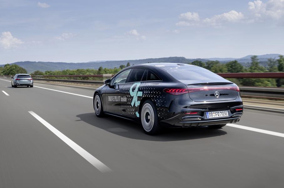 Mercedes-Benz расширил возможности автопилота Drive Pilot