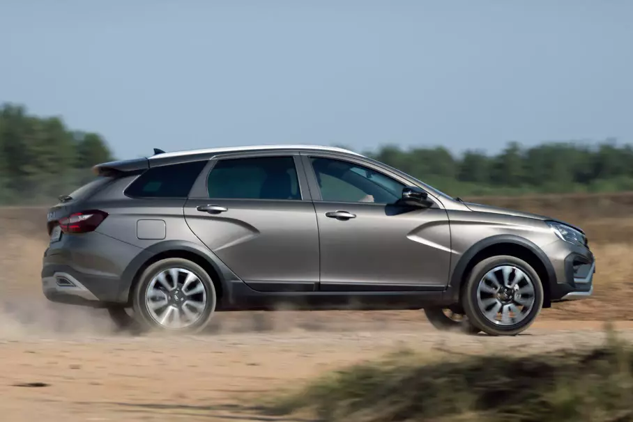 Стало известно, когда Lada Vesta вернут климат-контроль