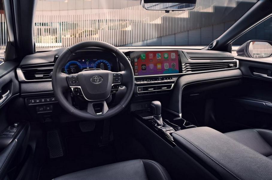 Новая Toyota Camry XV80 официально пришла в Казахстан: все цены