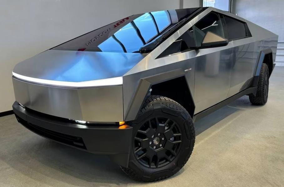 В Москве можно взять на тест-драйв Tesla Cybertruck