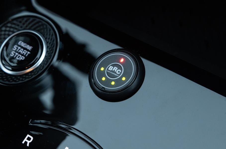 У Kia Niro появилась «тритопливная» версия