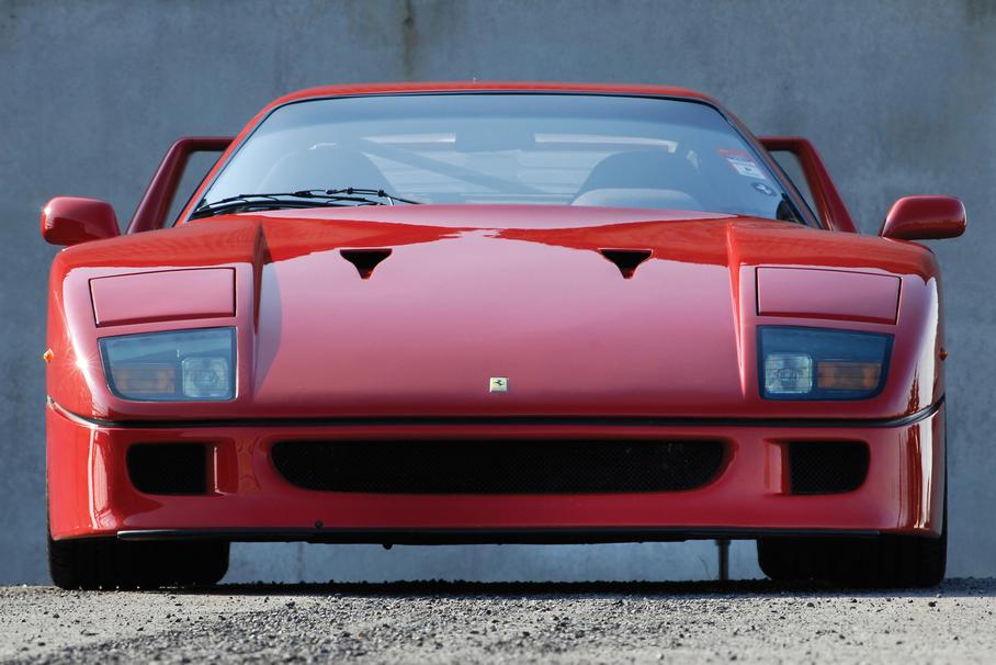 Тираж Ferrari F40 — 1311 экземпляров. Сохранившиеся давно пора вносить в список Всемирного наследия ЮНЕСКО