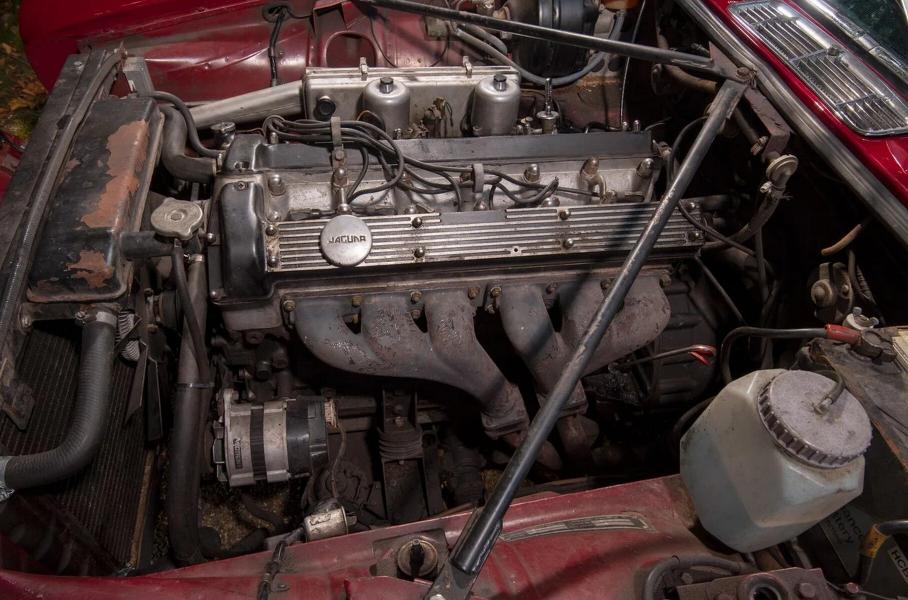 В Англии продают старейший сохранившийся Jaguar модели XJ