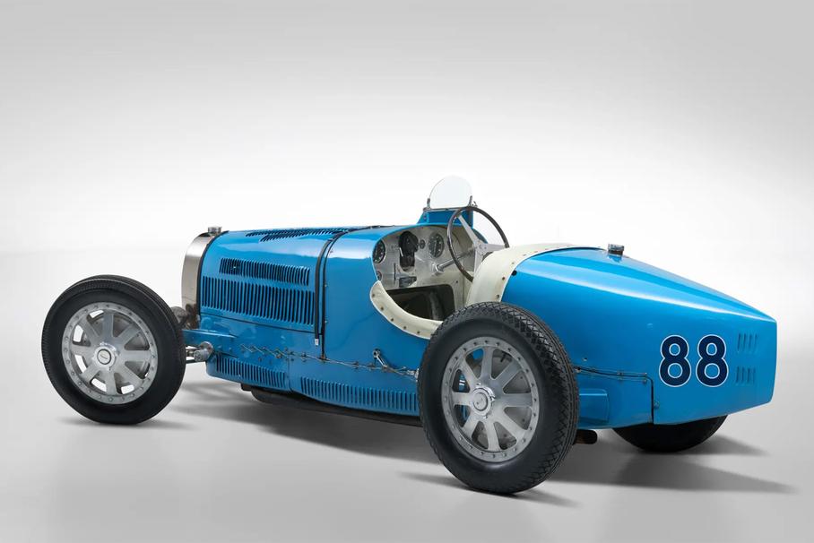 Легендарный Bugatti Type 35B 1930 года выставлен на аукцион за 1,8 млн долларов
