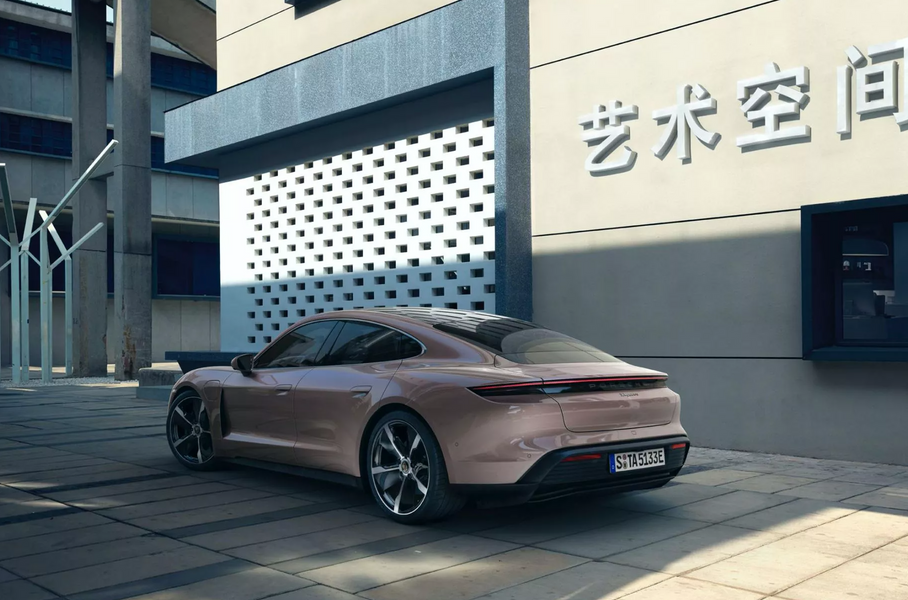 Porsche избавляется от автосалонов в Китае из-за плохих продаж