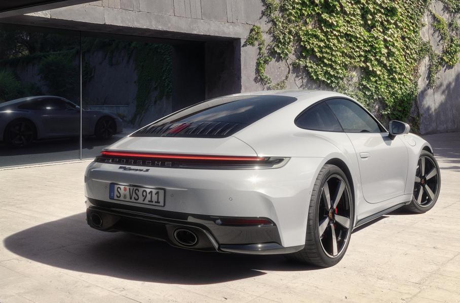 Представлен обновленный Porsche 911 Carrera S