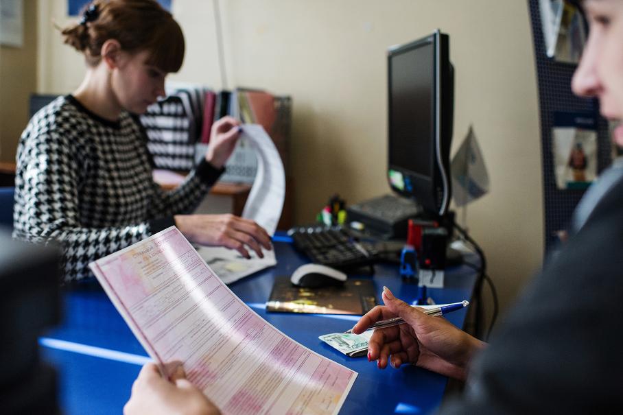 Страховщиков обяжут уведомлять водителей об окончании срока действия ОСАГО