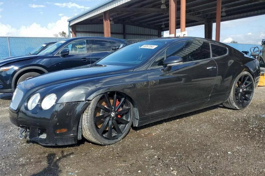 В США пустили с молотка Bentley Continental GT с пробегом 828 тысяч км