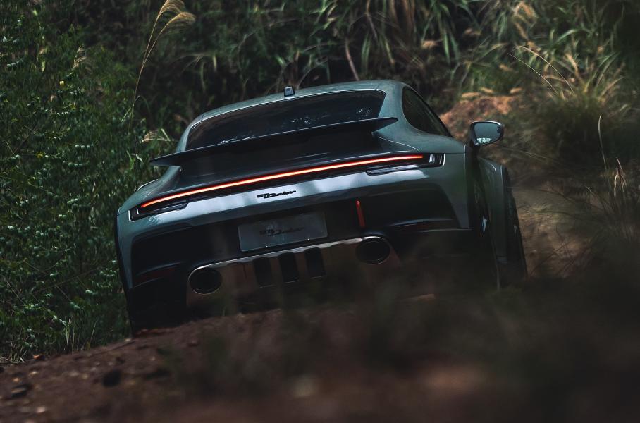 Внедорожный Porsche 911 Dakar станет гибридом