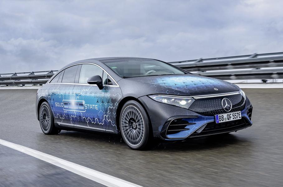 Mercedes-Benz EQS оснастили твердотельной батареей