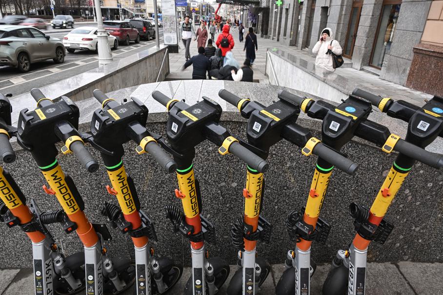 В России появятся отдельные парковки для электросамокатов