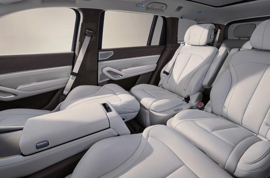 На рынок вышел большой кроссовер Denza N9 от BYD