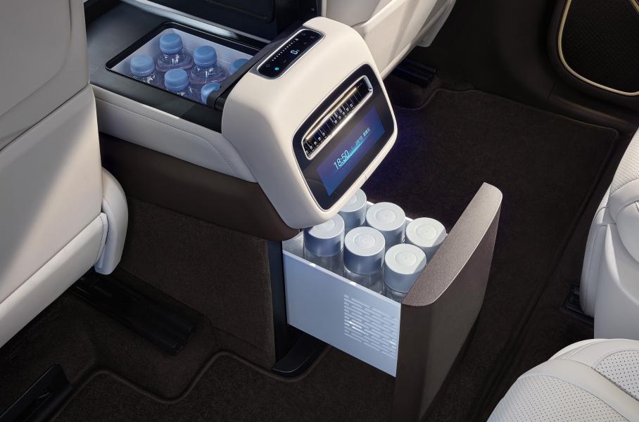 На рынок вышел большой кроссовер Denza N9 от BYD