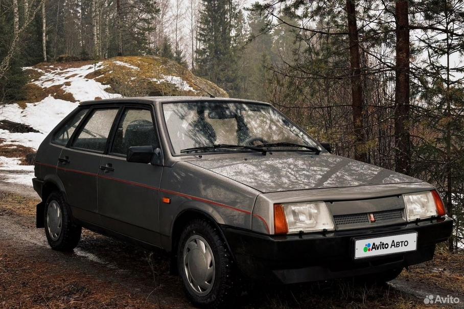 В Петербурге появился в продаже реэкспортный ВАЗ-2109 из Англии