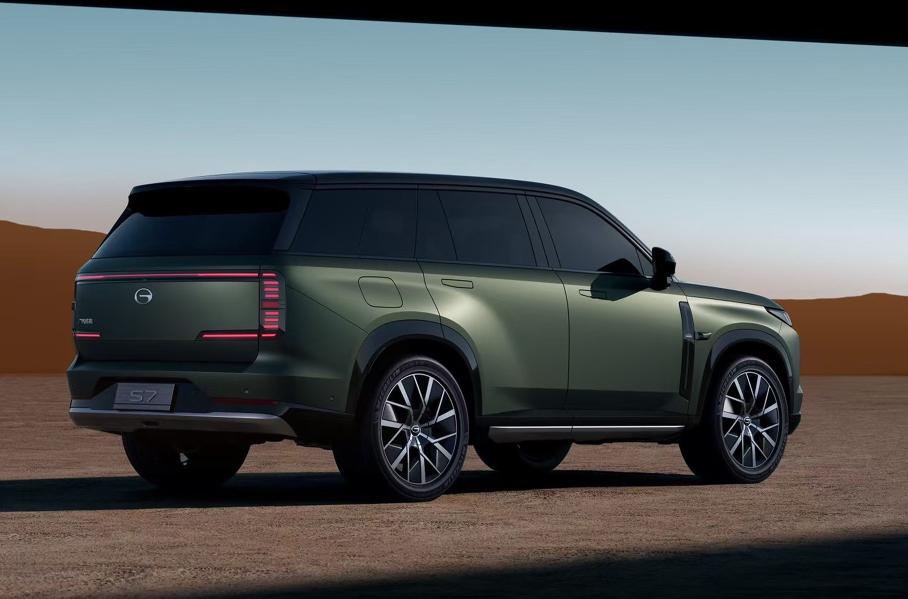 Новый GAC S7 вызвал ажиотаж в Китае: 10 тысяч заказов за 12 часов