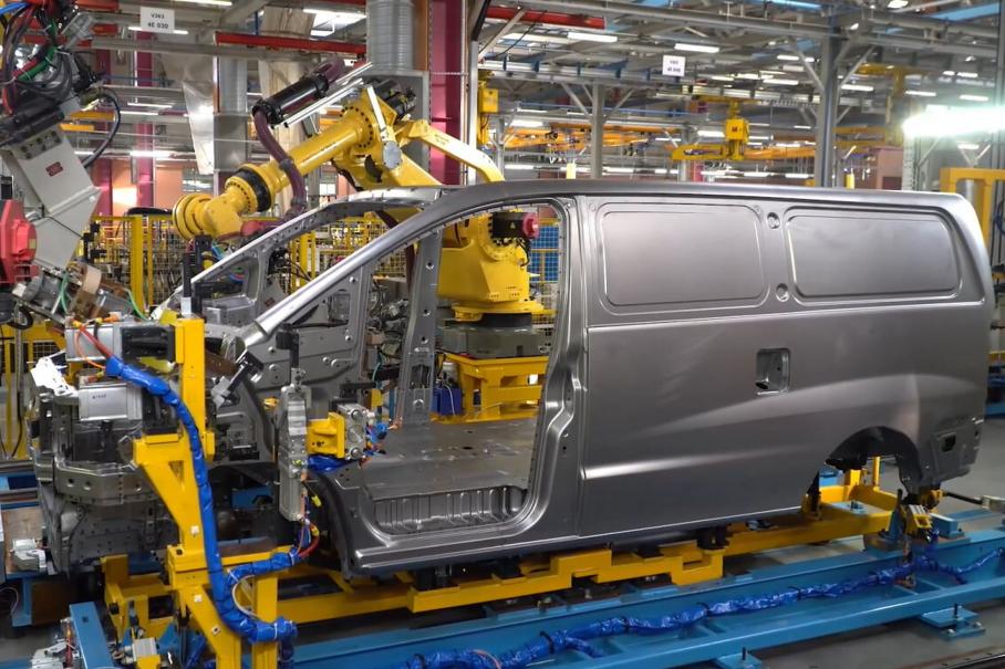 В России начали сборку фургонов за 2 млн рублей: на подходе минивэн