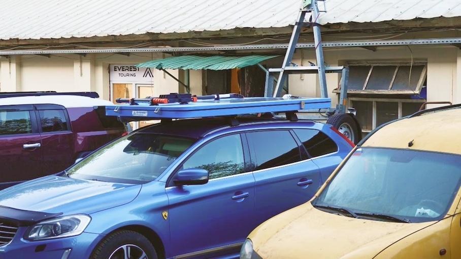 В России разработали автомобильную палатку с солнечными батареями