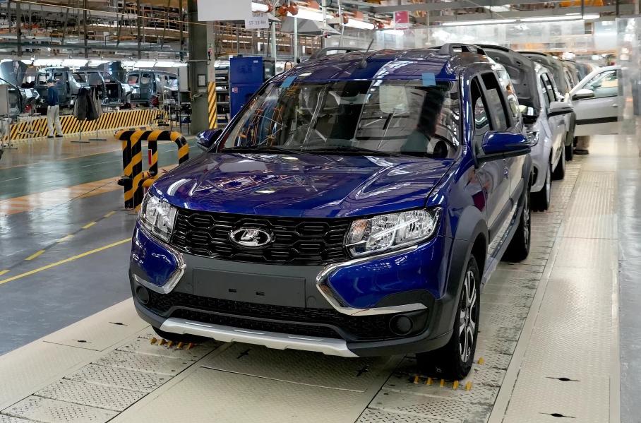 Есть 50 тысяч: АвтоВАЗ выпустил юбилейный Largus на ижевском заводе