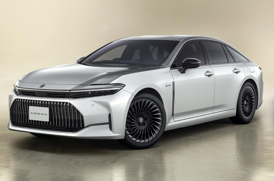 Японцам предложат роскошную версию Toyota Crown в стиле Maybach