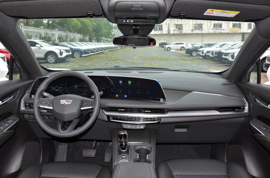 Cadillac удивил ценами кроссовера XT4: в 1,5 раза дешевле Lada Aura