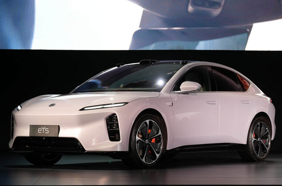 Nio ET5
