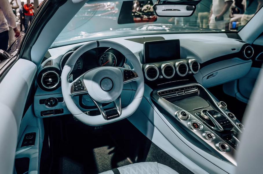 В Нидерландах построили современный Mercedes-Benz 300 SL