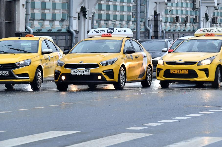 Таксопарки спешно будут закупать иномарки в преддверии закона о локализации