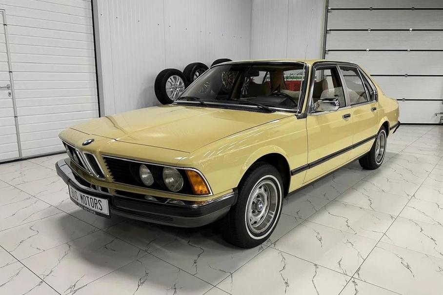 В Подмосковье продают 48-летнюю BMW 7-Series без пробега по РФ