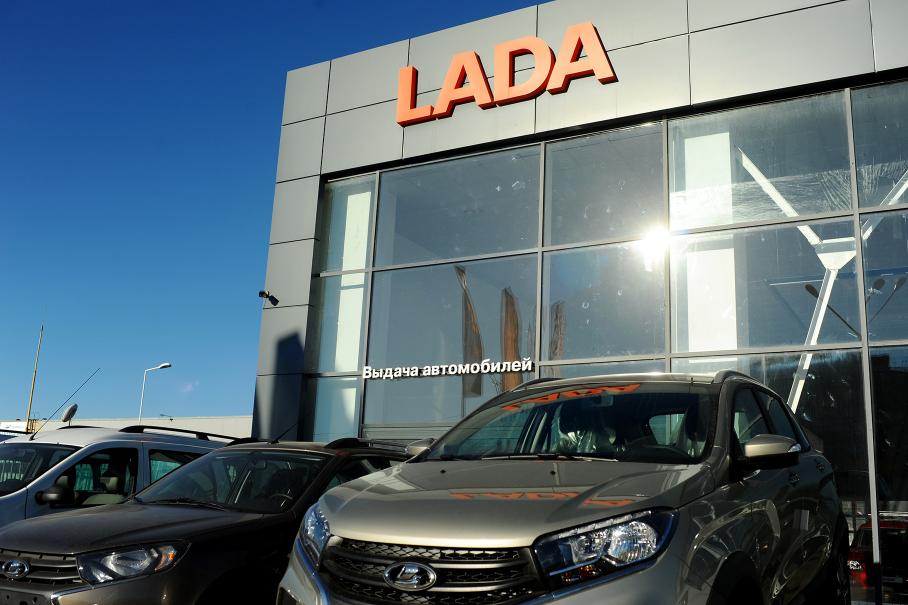 АвтоВАЗ допускает рост цен на Lada из-за удорожания производства