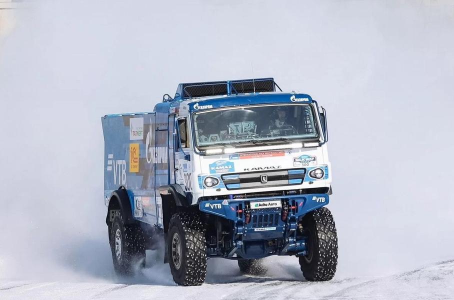 Гоночный грузовик «КамАЗ-Мастер» мгновенно продали за 100 млн рублей