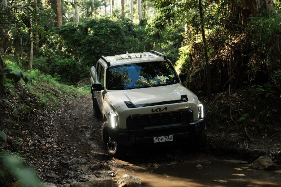 Kia раскрыла сроки дебюта внедорожника формата Land Cruiser Prado