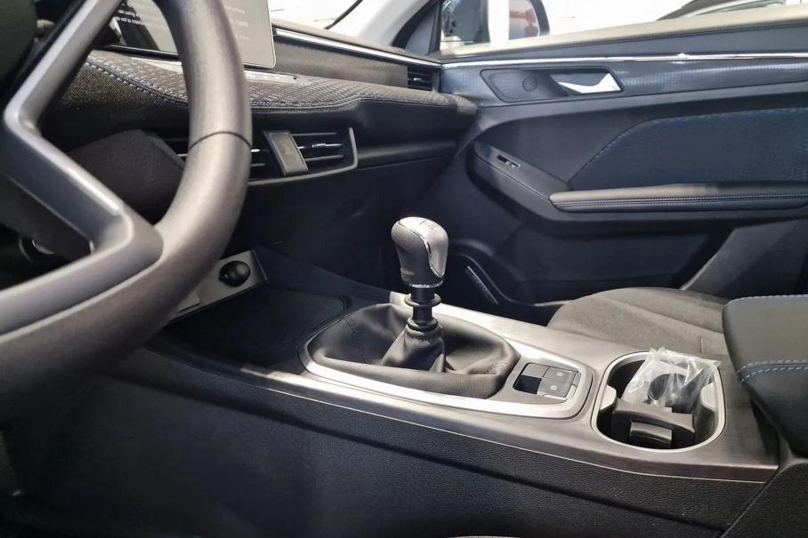 В России назвали самые продаваемые китайские автомобили с «механикой»