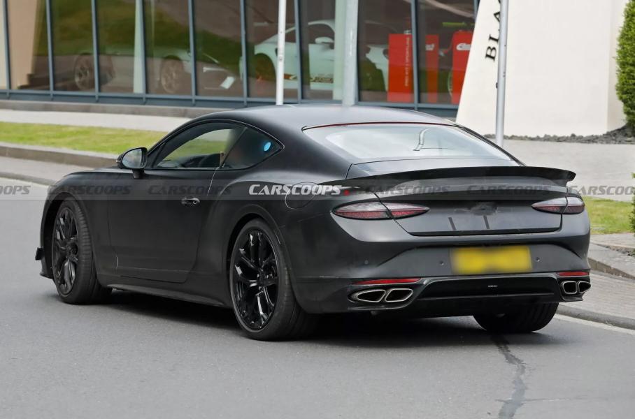 «Хардкорное» купе Bentley Continental GT подловили без камуфляжа