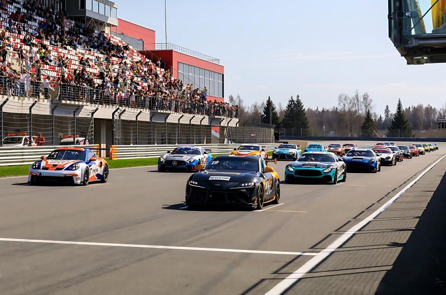 Финал сезона главной супергонки: GT Cup. Гран-При Радио Максимум на «Moscow Raceway»!