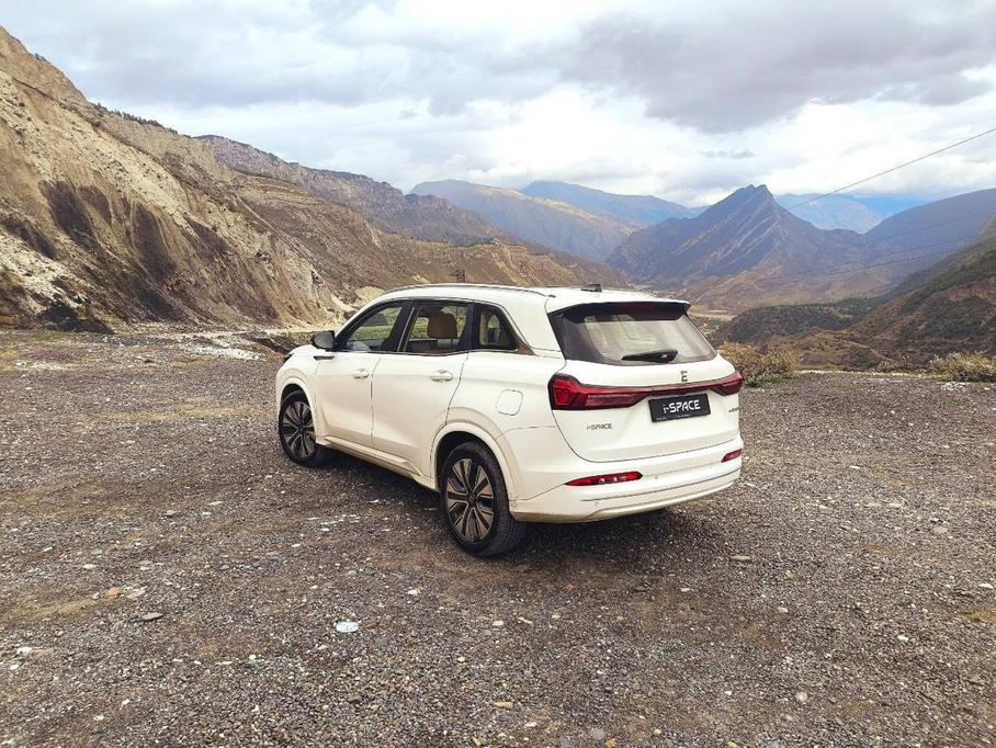 Стало известно, что изменилось в обновлённом кроссовере Evolute i-Space