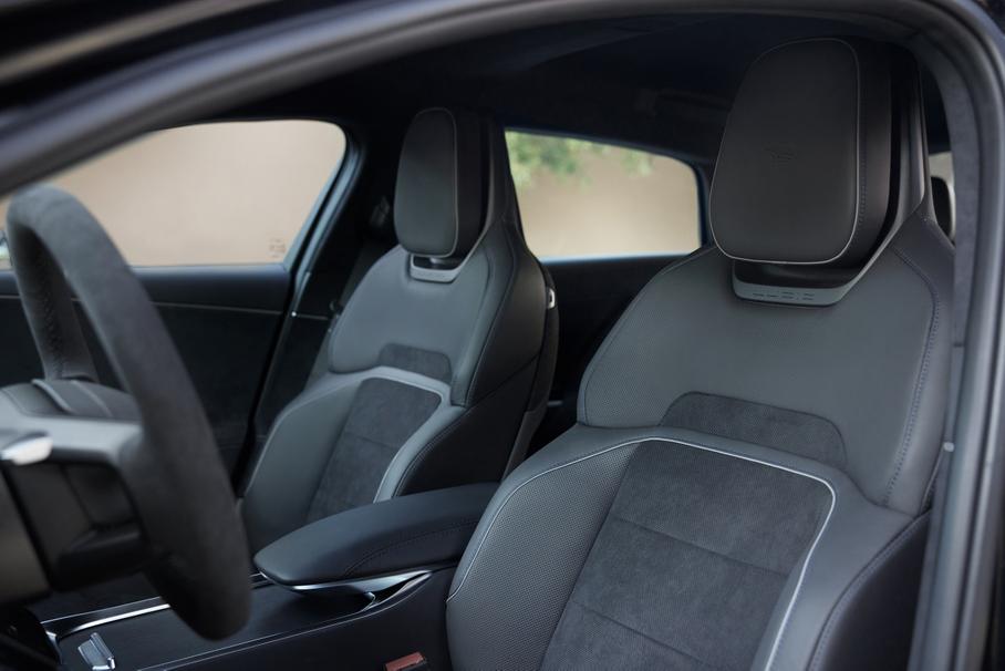 Интерьер Lucid Air Sapphire