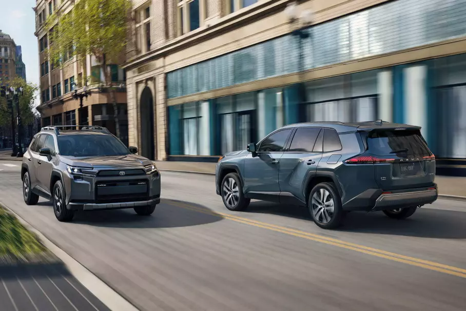 Россияне стали активнее покупать автомобили Mazda и Toyota