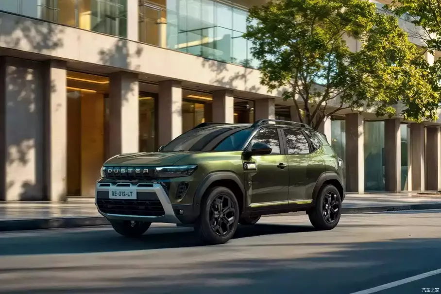 Опубликованы фотографии нового кроссовера Renault Duster