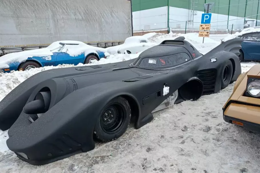 «Приехали снег чистить»: на белорусской таможне заметили «Бэтмобиль»