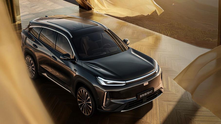 Geely представила гибридный кроссовер Galaxy M7 с расходом 3,35 литра бензина на 100 км