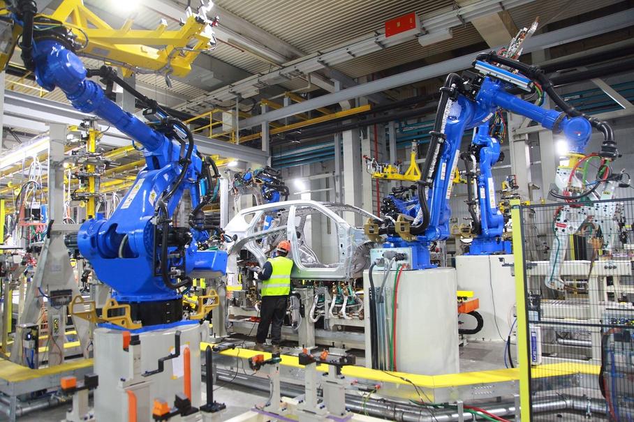 Стало известно, как упал выпуск автомобилей в России в 2025 году