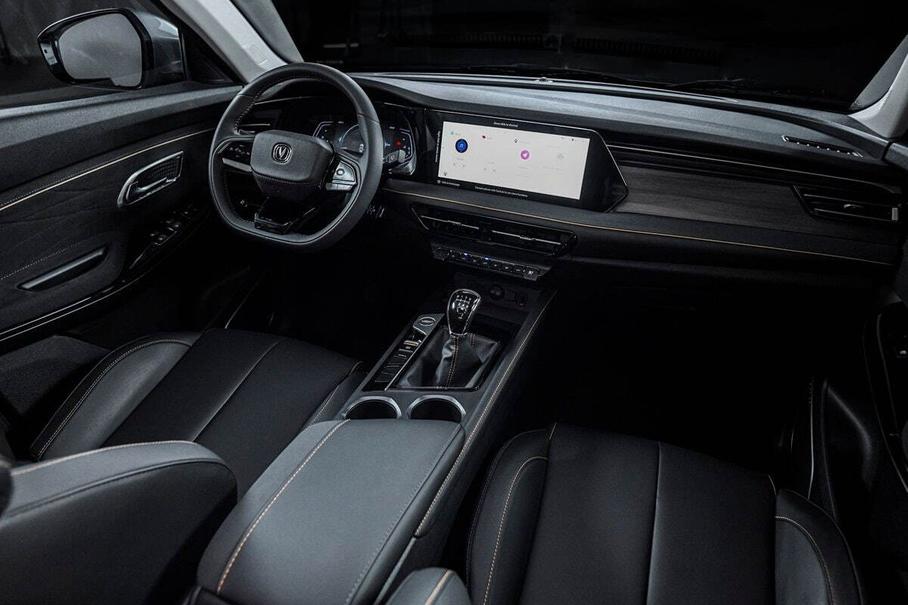 салон Changan CS75 Pro