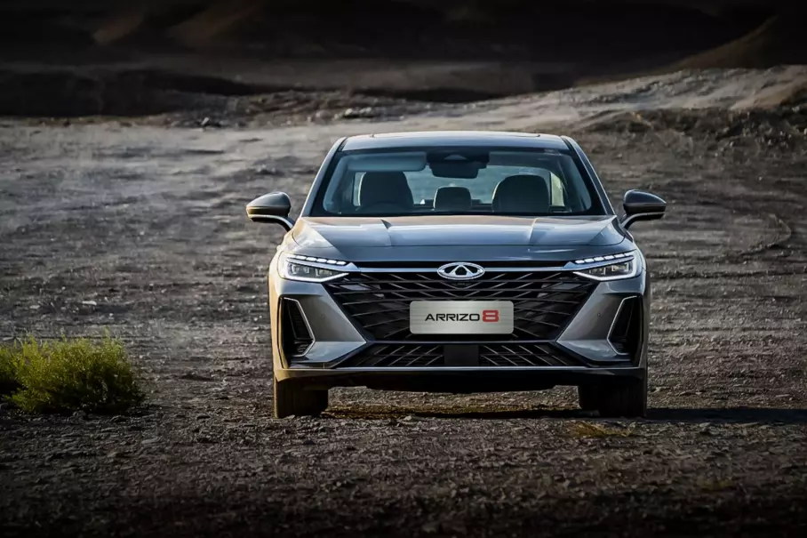 Chery Arizzo 8, вид спереди