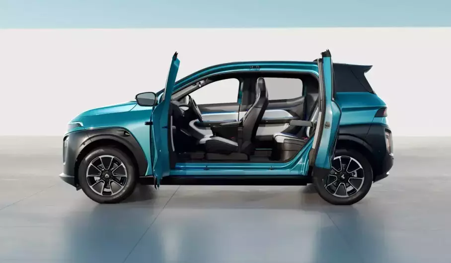 Распашные двери электрокара «Атом»