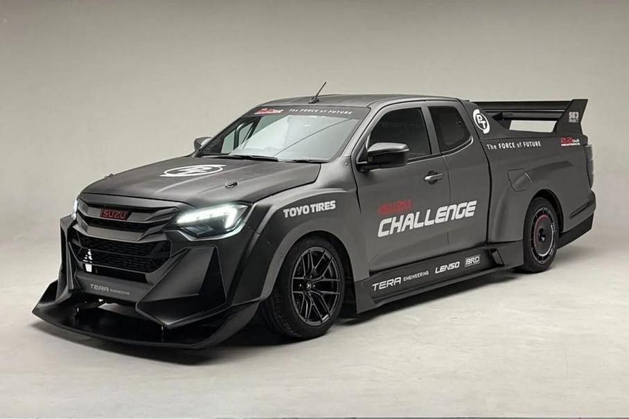 Кольцевой болид на базе Isuzu D-Max