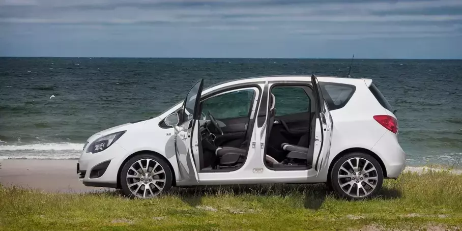 Названы 7 недостатков минивэна Opel Meriva