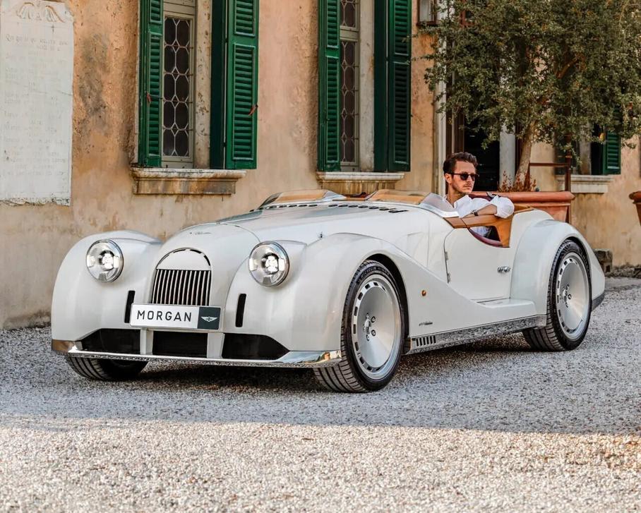 В России выставили на продажу спорткар с деревянной рамой за 52 миллиона рублей