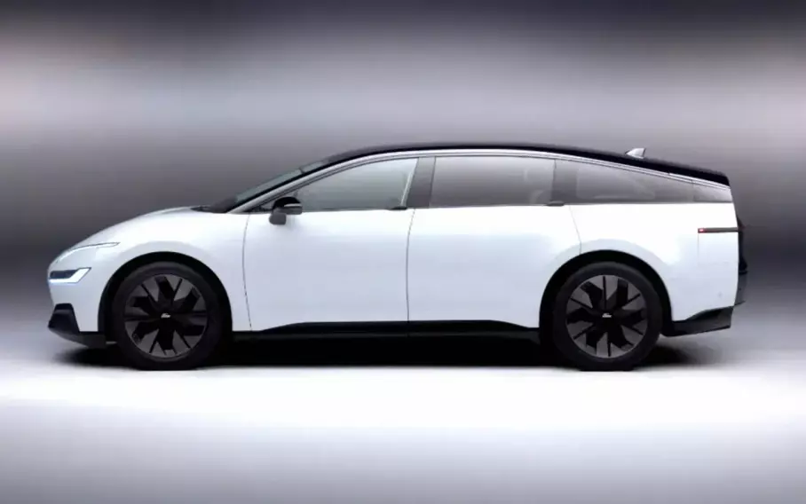 Ford опубликовал фото своего секретного трехрядного кроссовера