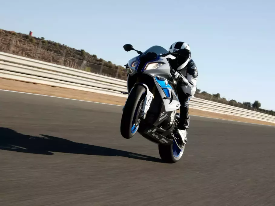 Названы 5 инновационных спортбайков, опередивших время, но провалившихся в продаже