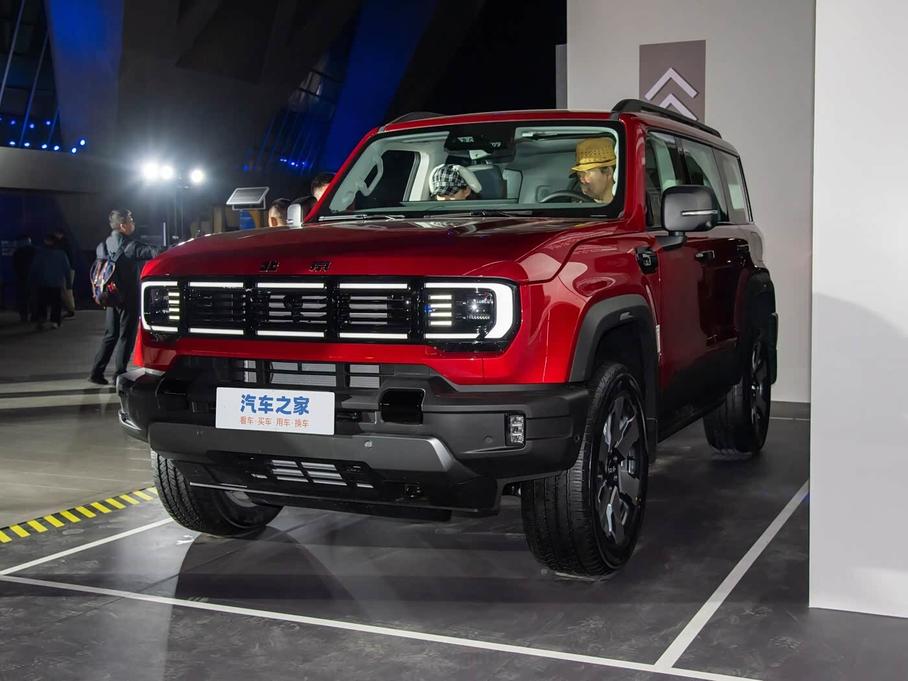 BAIC BJ40 Long Range
